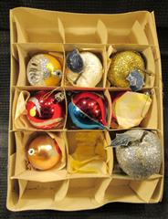 LOT 67 VINTAGE CHRISTMAS ORNAMENTS SANTA LAND VICTORIA - LOT INCLUDES A VARIETY